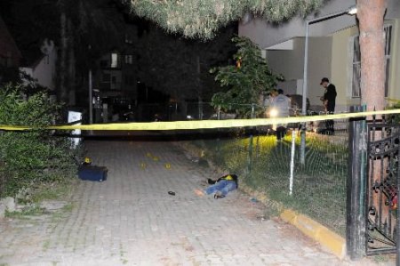 Bankacı Genç Kadın Sokak Ortasında Öldürüldü