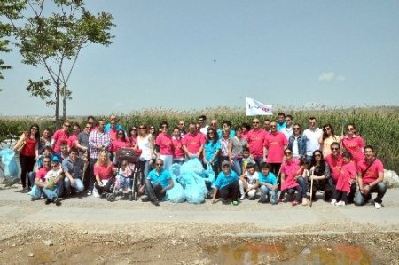 Bankacılar, Mogan Gölü kıyısını temizledi