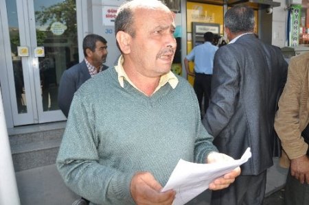 Bankacının, hesaplarından çaldığı parayı istiyorlar