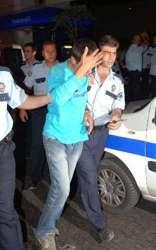 Bankadan Çaldığı Dizüstü Bilgisayarla Kaçmak İsterken Yakalandı