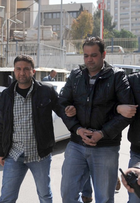 Bankadan çaldığı parayla banka borçlarını ödemiş