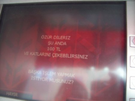 Bankamatikte Bozuk Para Kalmayınca Bankanın Yolunu Tuttular