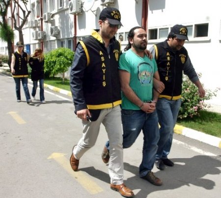 'Banyoda düştü' denilen adamı eşinin sevgilisi öldürmüş