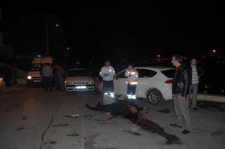 Bar Önünde Silahlı Çatışma: 2 Ölü, 1 Ağır Yaralı