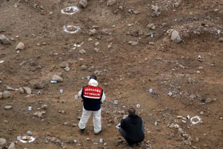 Baraj Gölünde Cephanelik Bulundu