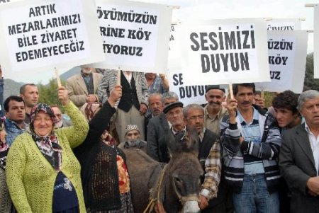 Baraj Suyu Altında Kalacak Köy Sakinleri, 'istimlak' Eylemi Yaptı