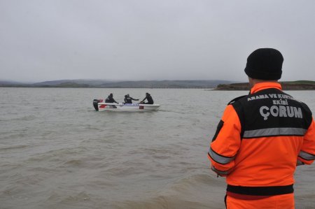 Barajda kaybolan balıkçı kadını arama çalışmaları sürüyor