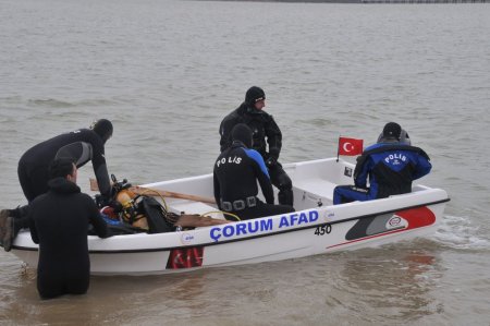 Barajda kaybolan balıkçı kadını arama çalışmaları sürüyor