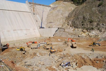 Barajdaki Patlama Kaybolan İşçilerin Yakınları: Bir Mezarları Olsun