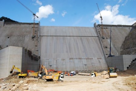 Barajdaki Patlama Kaybolan İşçilerin Yakınları: Bir Mezarları Olsun