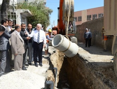 Barbaros ve Gülbahçesi mahallelerinin kanalizasyonu yenileniyor