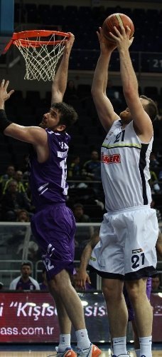 Barış Ermiş hem rekor kırdı hem de Fenerbahçe Ülker'e galibiyeti getirdi