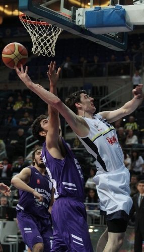 Barış Ermiş hem rekor kırdı hem de Fenerbahçe Ülker'e galibiyeti getirdi