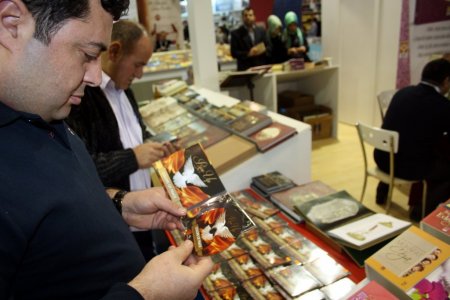'Barışın Renkleri' albümü ilk kez Bursa Kitap Fuarı'nda