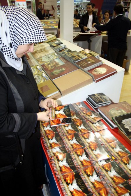 'Barışın Renkleri' albümü ilk kez Bursa Kitap Fuarı'nda