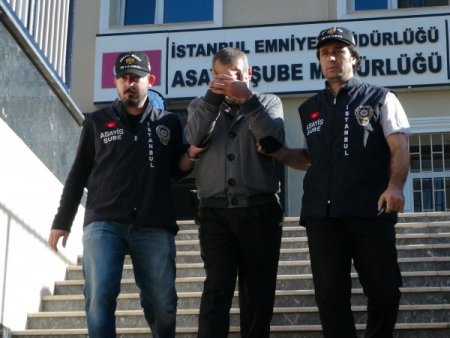 Barışmaya yanaşmayan kız arkadaşını öldürdü