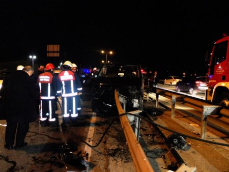 Bariyere saplanan araçtan burnu bile kanamadan çıktı