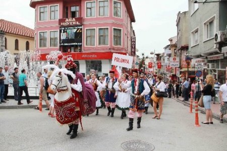 Bartın 31. Kültür Sanat Turizm ve Çilek Festivali başladı