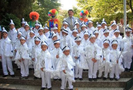 Bartın Belediyesi 41 Çocuğu '41 Kere Maşallah' Diyerek Sünnet Ettirdi