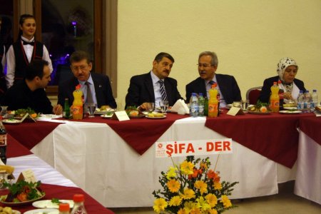 Bartın ŞİFADER sağlık çalışanlarını şiirli türkülü yemekte buluşturdu