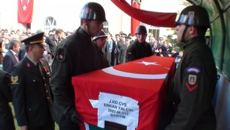 Bartınlı şehidi ikiz kardeşi gözyaşlarıyla uğurladı