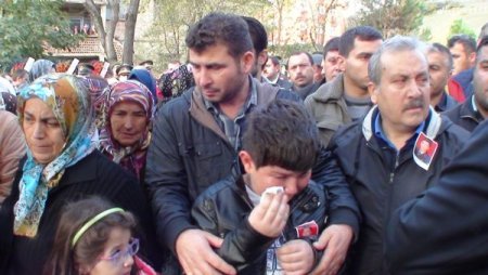 Bartınlı şehidi ikiz kardeşi gözyaşlarıyla uğurladı
