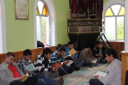 Bartınlılar Camide Kitap Okumaya Koştu