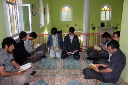 Bartınlılar Camide Kitap Okumaya Koştu