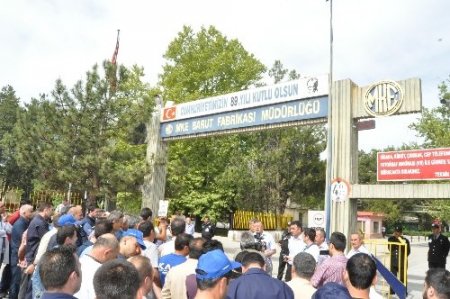 Barut Fabrikası işçilerinden prim protestosu