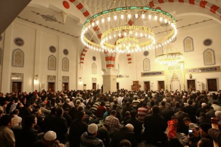 Başakşehir Belediyesi Mevlüt Kandili’ni cami programlarıyla kutladı