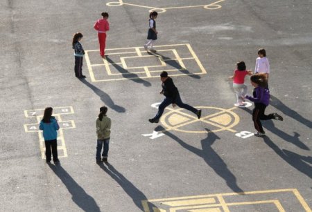 Başakşehir'de okul bahçelerine geleneksel oyun alanları yapılacak