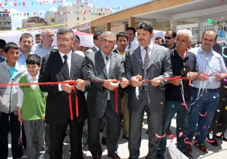 Başarı Çalışanlar Derneği öğrenciler yararına kermes açtı
