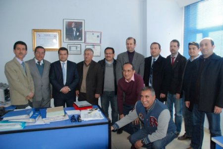 Başarılı İş Adamı Niziplioğlu’na Plaket