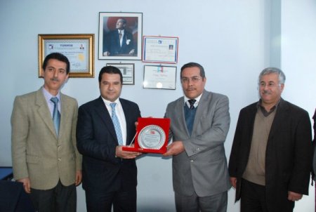 Başarılı İş Adamı Niziplioğlu’na Plaket