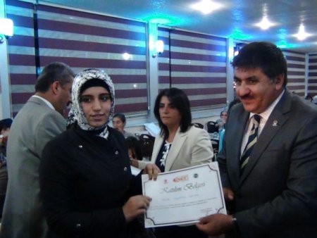 Başarılı kursiyerlere sertifikaları verildi