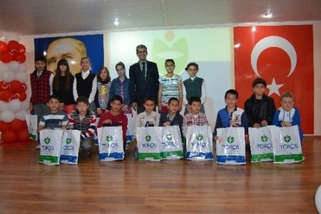 Başarılı öğrenci ve öğretmenler ödüllendirildi