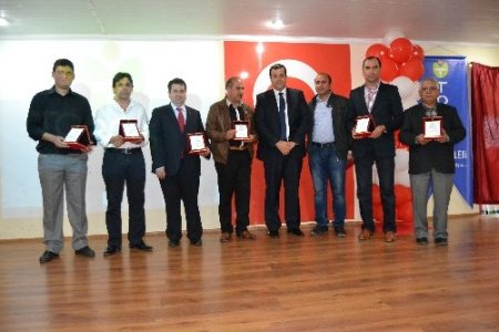 Başarılı öğrenci ve öğretmenler ödüllendirildi