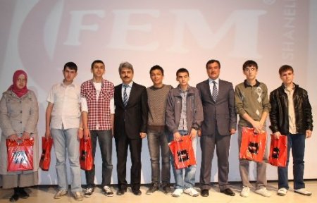 Başarılı öğrenciler ödüllendirildi