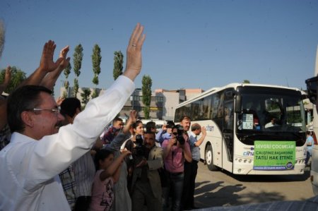 Başarılı Öğrencilere, Tatil Hediyesi