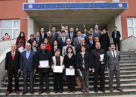 Başarılı öğretmenlere belge verildi