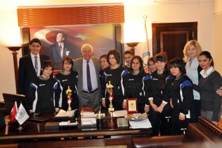 Başarılı Sporcular, Başkan Posbıyık’ı Ziyaret Etti