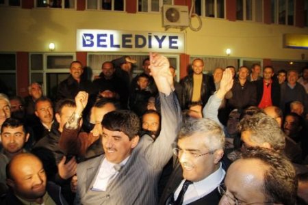 Başbakan Erdoğan, Ak Parti Adayının Seçim Kazandığı Yusufça'yı Tebrik Etti