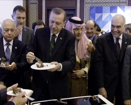 Başbakan Erdoğan, Arap konuklarına 'Filistin pastası' yedirdi