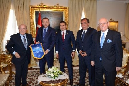 Başbakan Erdoğan, Blatter ve Demirören'i kabul etti