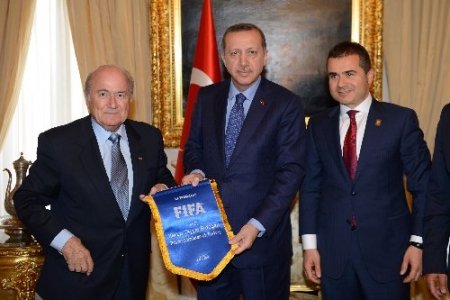 Başbakan Erdoğan, Blatter ve Demirören'i kabul etti