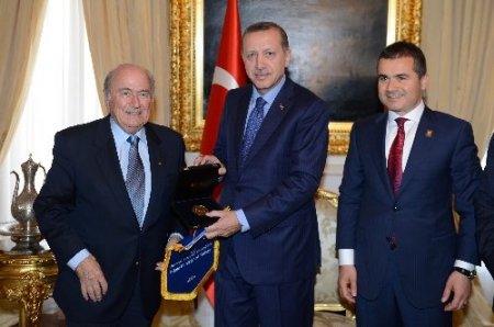 Başbakan Erdoğan, Blatter ve Demirören'i kabul etti