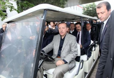 Başbakan Erdoğan, 'bursa' Markalı Tramvayı İnceledi