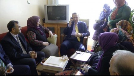 Başbakan Erdoğan, Çay Davetini Geri Çevirmedi