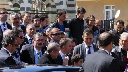 Başbakan Erdoğan, cuma namazını Aksa Camii'nde kıldı