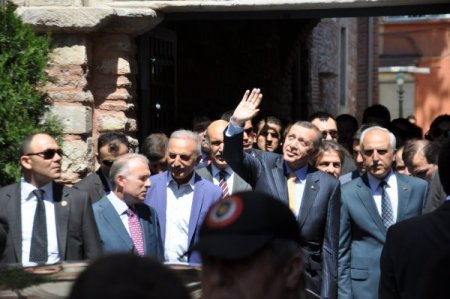 Başbakan Erdoğan, Cuma Namazını Arap Camii'nde Kıldı